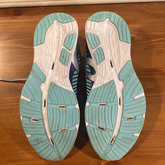 ASICS Running Shoes - Picture 7 of 7